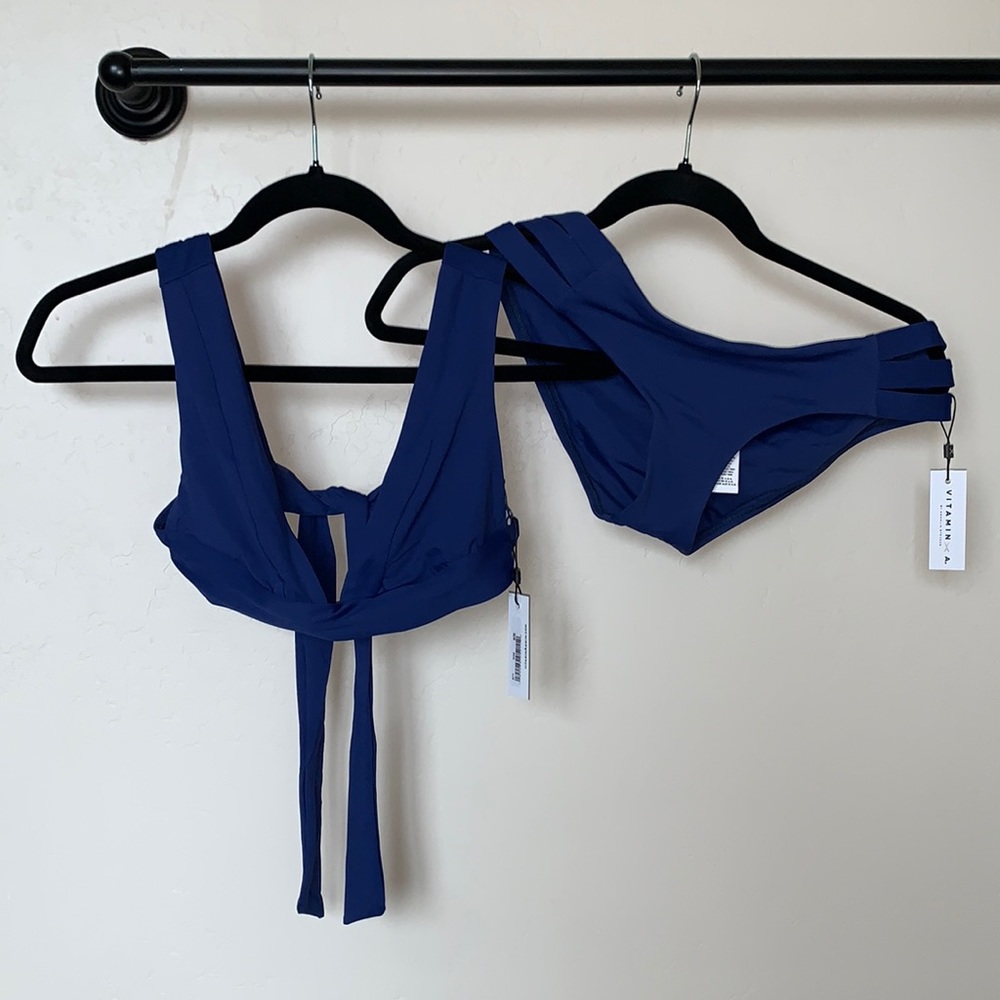 NWT Vitamin A Blue EcoLux Bikini Magnolia V Neck &Emilia Triple Strap Bottom 6/S